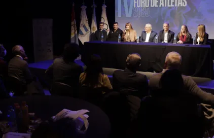 Atletas de distintas federaciones nacionales junto representantes de Provincia, Nación y del Comité Olímpico Argentino abordaron temas que apuntan a potenciar el desarrollo, bienestar y participación activa de los deportistas.